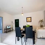 Apartman Helen By The River 3 Alikész Potamú